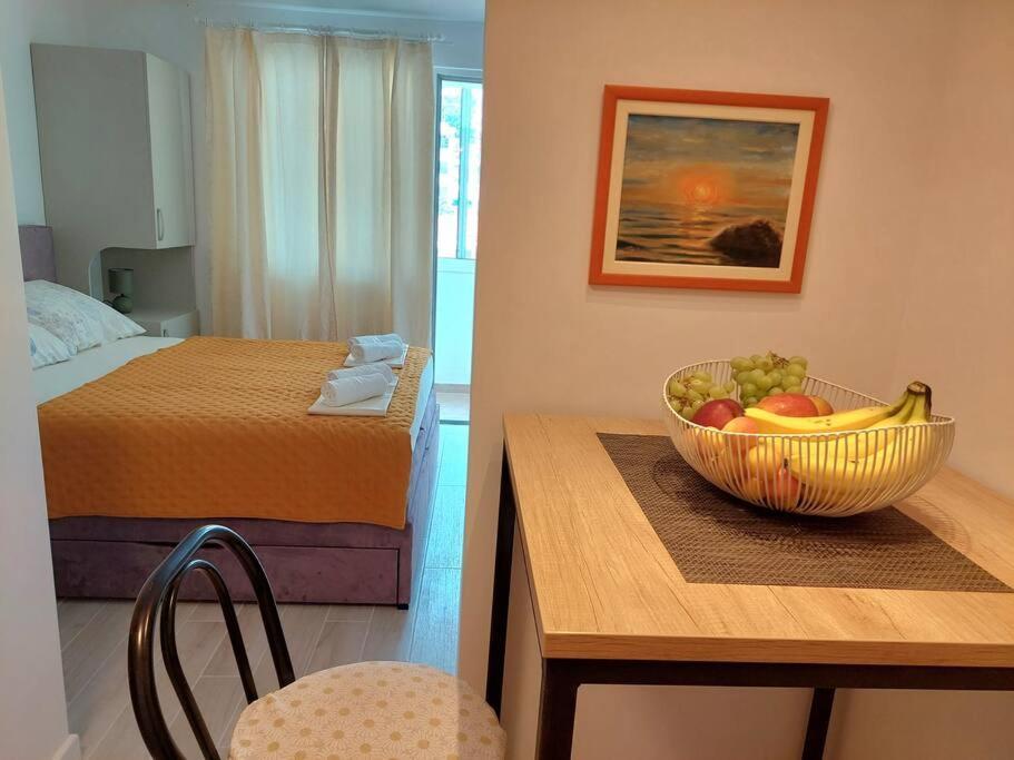 City Beach Apartment Макарська Екстер'єр фото