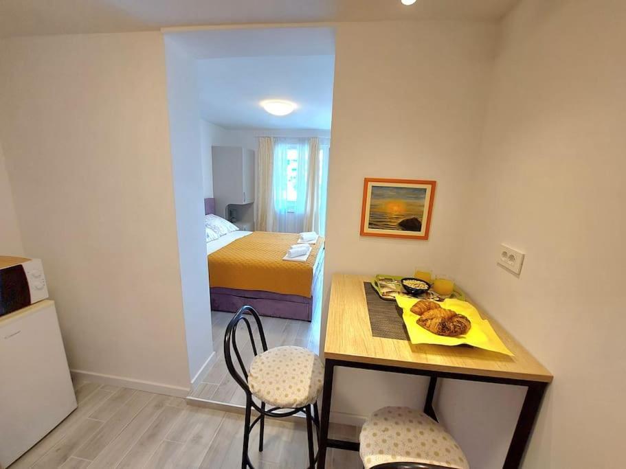 City Beach Apartment Макарська Екстер'єр фото