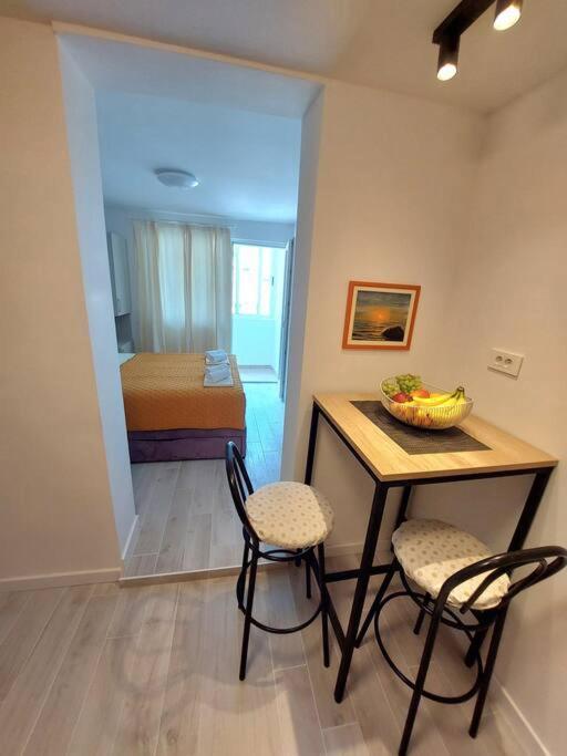 City Beach Apartment Макарська Екстер'єр фото