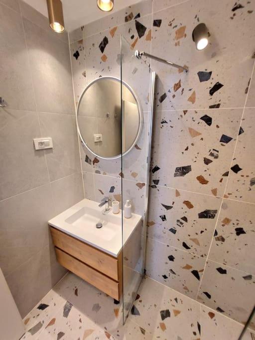 City Beach Apartment Макарська Екстер'єр фото